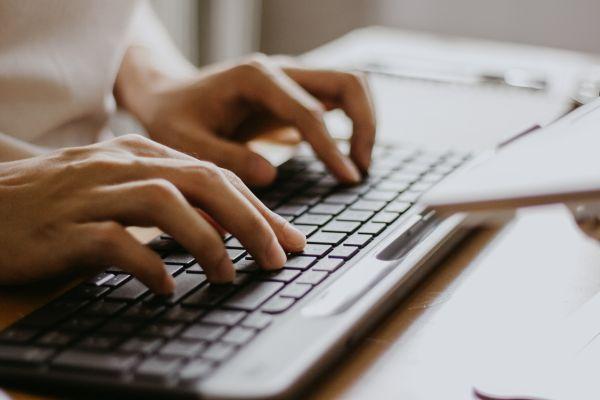 Sol·licitant ajuts per l'horticultura i la vinya